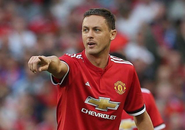 队伍中备受 队伍中备受